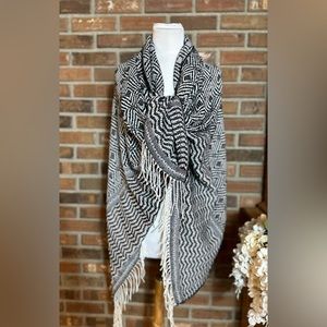 DSW Black & White Diamond Weave Knit Scarf/ Wrap. 60” x 52”